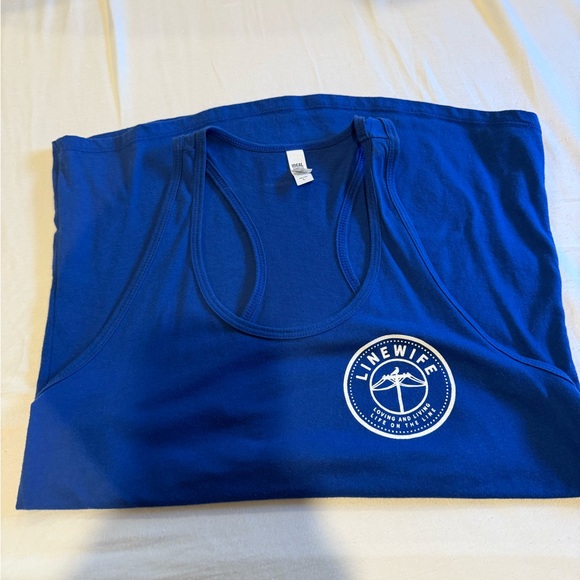 Line wife Short Sleeve Tee & Tank - Picture 3 of 4